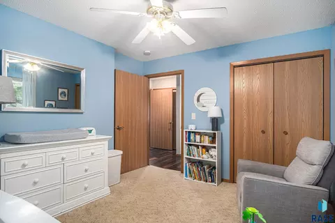 902 S Grant Ave, Madison, SD 57042 photo 11
