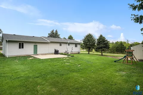 902 S Grant Ave, Madison, SD 57042 photo 26