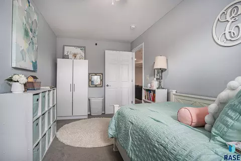 902 S Grant Ave, Madison, SD 57042 photo 20