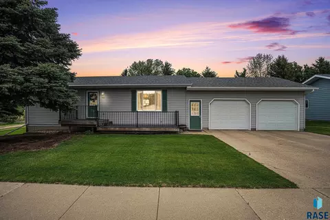 902 S Grant Ave, Madison, SD 57042 photo 28