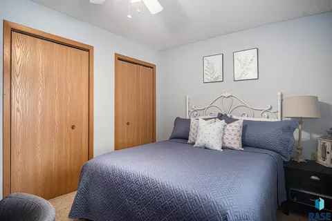 902 S Grant Ave, Madison, SD 57042 photo 14