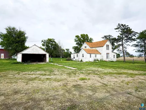 23171 434th Ave, Howard, SD 57349 photo 5