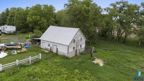 44904 289th St, Viborg, SD 57070 photo 3