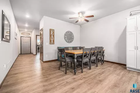 2701 E Meadowside Pl, Sioux Falls, SD 57108 photo 6