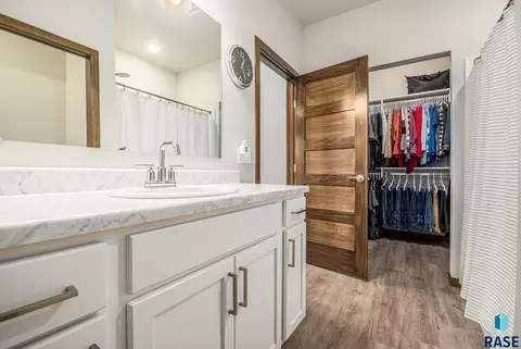 2701 E Meadowside Pl, Sioux Falls, SD 57108 photo 17