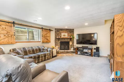 7104 S Mogen Ave, Sioux Falls, SD 57108 photo 18