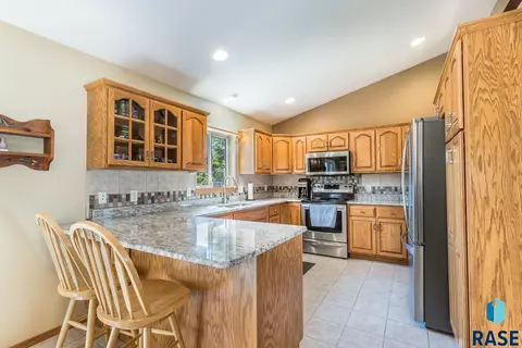 7104 S Mogen Ave, Sioux Falls, SD 57108 photo 8