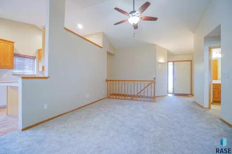 1601 E 63rd St, Sioux Falls, SD 57108 photo 5