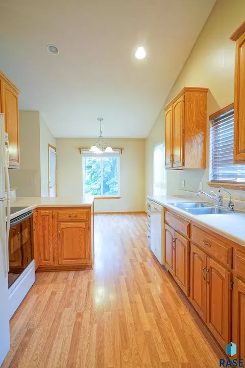 1601 E 63rd St, Sioux Falls, SD 57108 photo 9