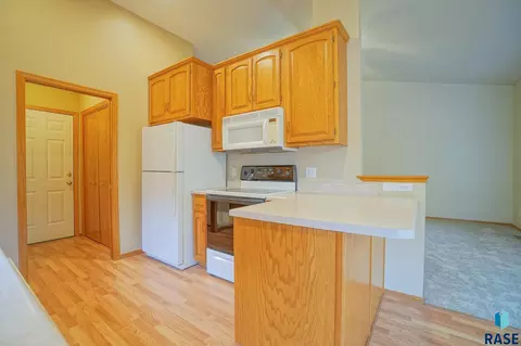 1601 E 63rd St, Sioux Falls, SD 57108 photo 8
