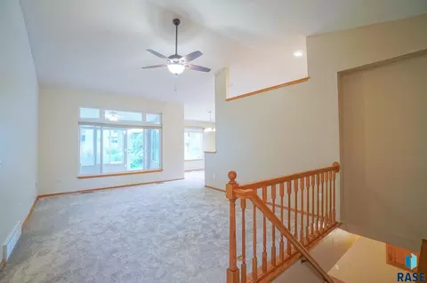 1601 E 63rd St, Sioux Falls, SD 57108 photo 3