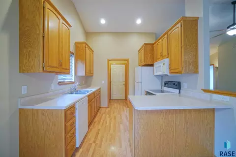 1601 E 63rd St, Sioux Falls, SD 57108 photo 6