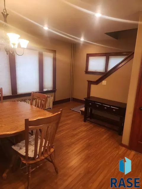 313 E 2nd St, Hills, MN 56138 photo 6