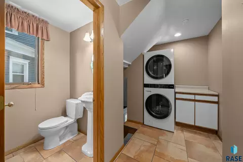 907 S Spring Ave, Sioux Falls, SD 57104 photo 12