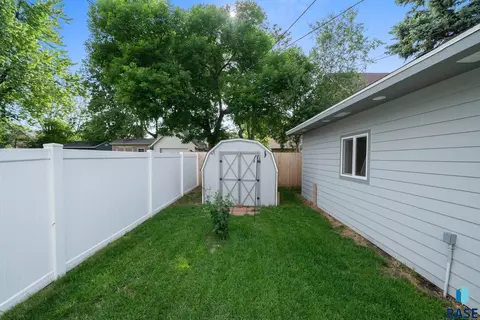 907 S Spring Ave, Sioux Falls, SD 57104 photo 33