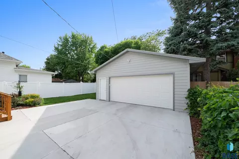 907 S Spring Ave, Sioux Falls, SD 57104 photo 30