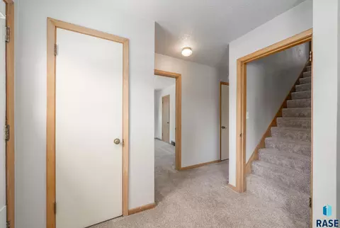 1422 E 17th St, Sioux Falls, SD 57104 photo 17