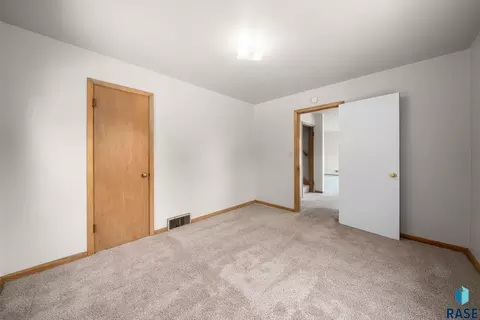 1422 E 17th St, Sioux Falls, SD 57104 photo 16