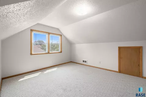 1422 E 17th St, Sioux Falls, SD 57104 photo 20