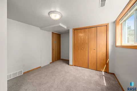 1422 E 17th St, Sioux Falls, SD 57104 photo 33