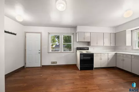 1422 E 17th St, Sioux Falls, SD 57104 photo 7