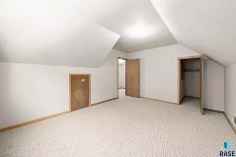 1422 E 17th St, Sioux Falls, SD 57104 photo 22