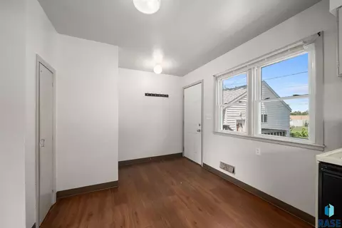 1422 E 17th St, Sioux Falls, SD 57104 photo 11