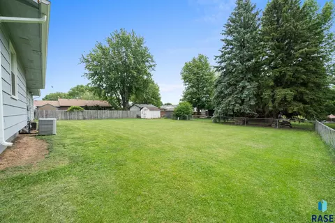 607 E 3rd St, Crooks, SD 57020 photo 27