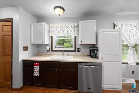 607 E 3rd St, Crooks, SD 57020 photo 11