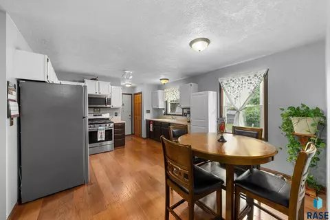 607 E 3rd St, Crooks, SD 57020 photo 7