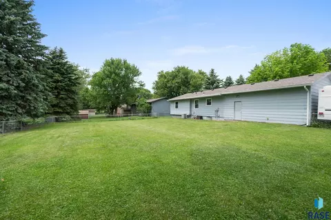 607 E 3rd St, Crooks, SD 57020 photo 28