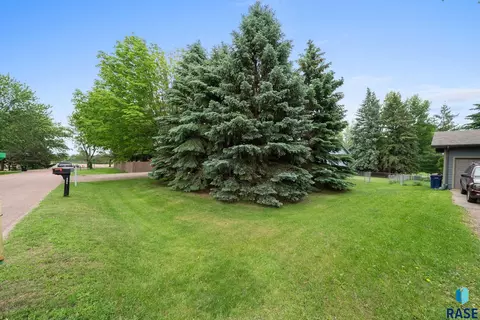 607 E 3rd St, Crooks, SD 57020 photo 30