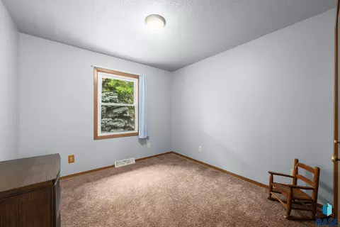 607 E 3rd St, Crooks, SD 57020 photo 18