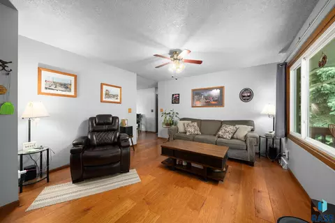 607 E 3rd St, Crooks, SD 57020 photo 5