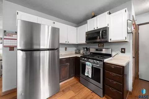 607 E 3rd St, Crooks, SD 57020 photo 10