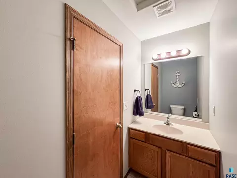 1500 E 69th St N, Sioux Falls, SD 57104 photo 17