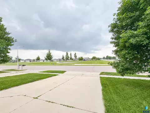 1500 E 69th St N, Sioux Falls, SD 57104 photo 9