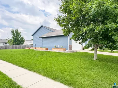 1500 E 69th St N, Sioux Falls, SD 57104 photo 3