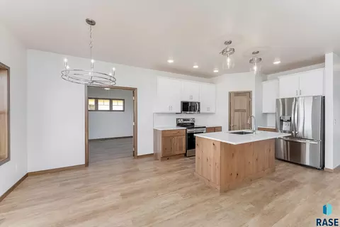 2316 E Tinley St, Brandon, SD 57005 photo 7