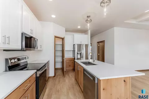 2316 E Tinley St, Brandon, SD 57005 photo 4