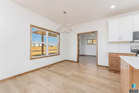 2316 E Tinley St, Brandon, SD 57005 photo 8