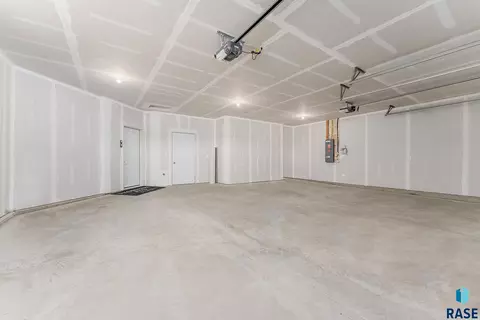 2316 E Tinley St, Brandon, SD 57005 photo 22