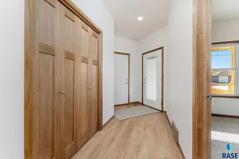 2316 E Tinley St, Brandon, SD 57005 photo 3