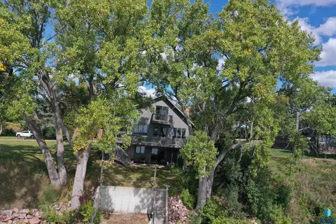 Exterior - 6199 Browning Dr, Madison, SD 57042 photo 9 of 10