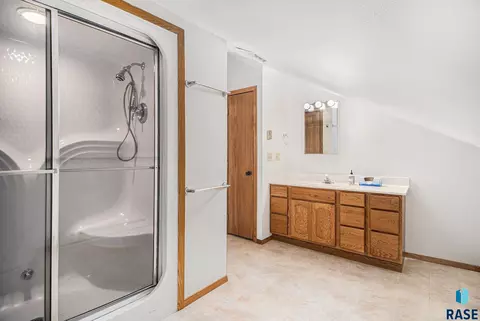 Bath - 6199 Browning Dr, Madison, SD 57042 photo 2 of 2