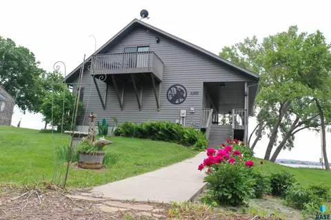 Exterior - 6199 Browning Dr, Madison, SD 57042 photo 7 of 10