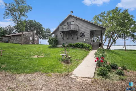 Exterior - 6199 Browning Dr, Madison, SD 57042 photo 1 of 10