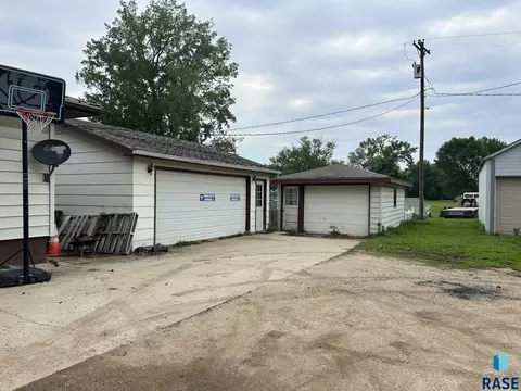 200 N North St, Viborg, SD 57070 photo 2