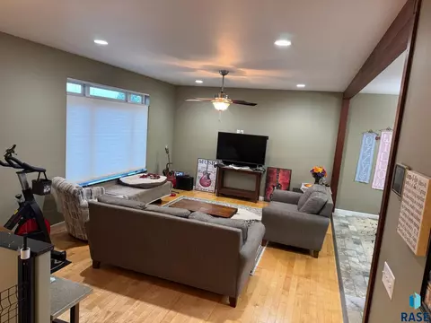 1508 Country Dr, Mitchell, SD 57301 photo 8