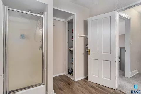521 N Olive Ave, Madison, SD 57042 photo 15